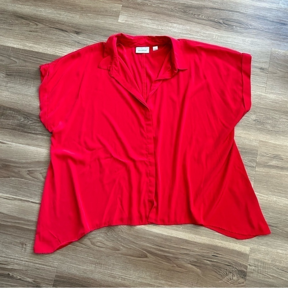 Avenue Red Dome Button Up Blouse Women Size 22/24 in Great condition